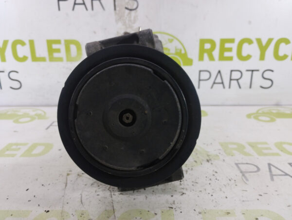 Compresor De A/a Vw Vento 2.0 (06083105)
