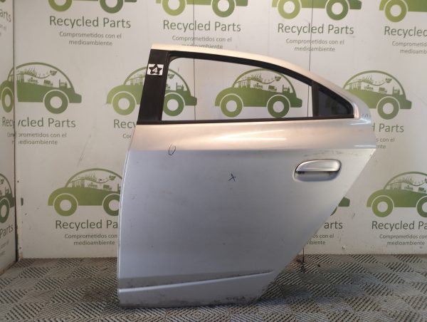 Puerta Trasera Izquierda Chevrolet Onix (06217801)