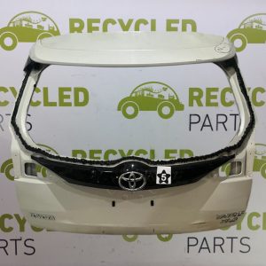 Porton Trasero Toyota Yaris Ln (03524208) Lp