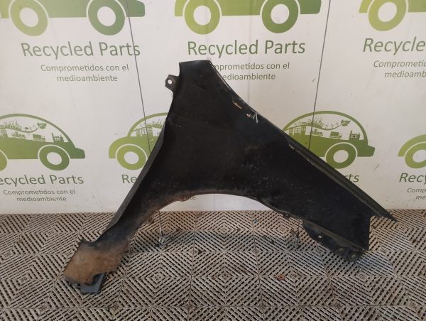 Guardabarro Izquierdo Toyota Etios (05954478)