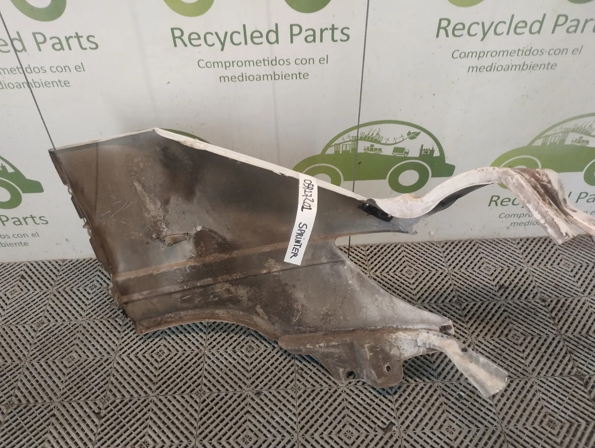 Guardabarro Izquierdo Mercedes Benz Sprinter (05917201)
