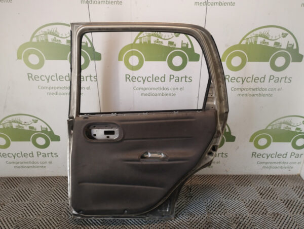 Puerta Trasera Derecha Chevrolet Corsa (05840549)