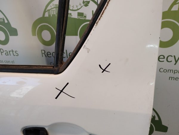 Puerta Trasera Izquierda Toyota Hilux Ln (04961915)