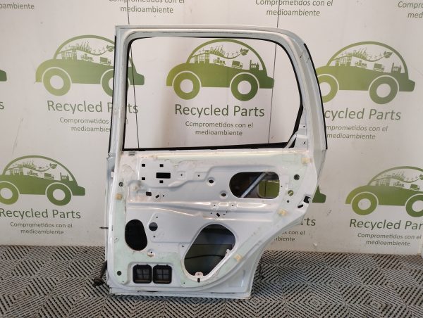 Puerta Trasera Derecha Chevrolet Corsa (05648971)