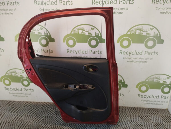 Puerta Trasera Izquierda Toyota Etios 5p (05911825)