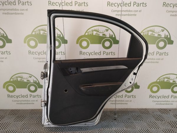Puerta Trasera Derecha Chevrolet Aveo (05031715)