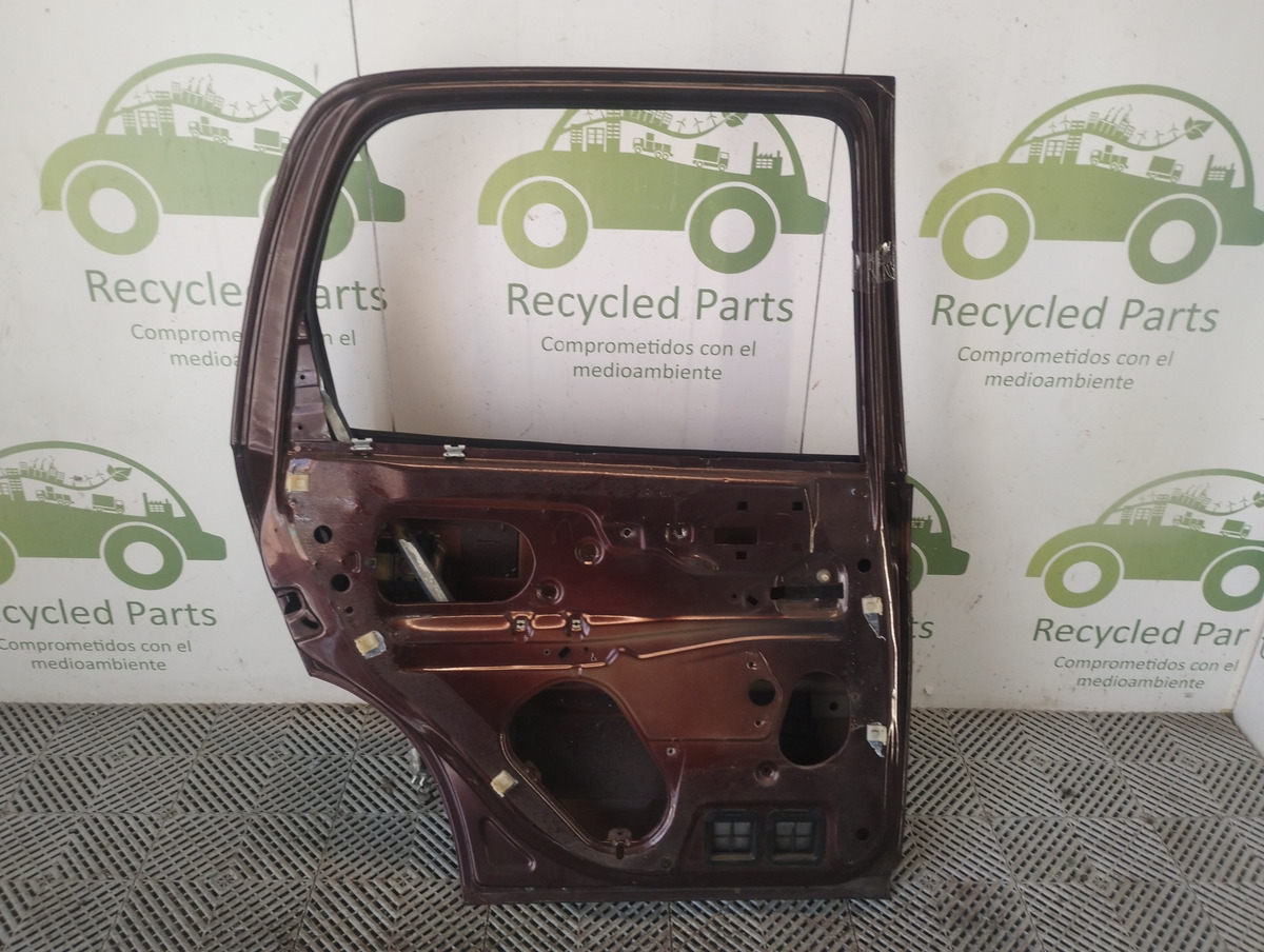 Puerta Trasera Izquierda Chevrolet Corsa (06896466)