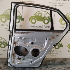 Puerta Trasera Derecha Vw Vento Lv (04931177)