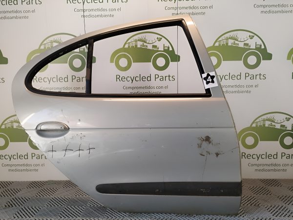 Puerta Trasera Derecha Renault Megane F1 (03010650)