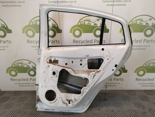 Puerta Trasera Derecha Chevrolet Agile (05668414)