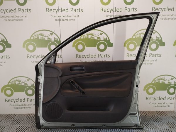 Puerta Delantera Derecha Vw Passat B5 (04823073)