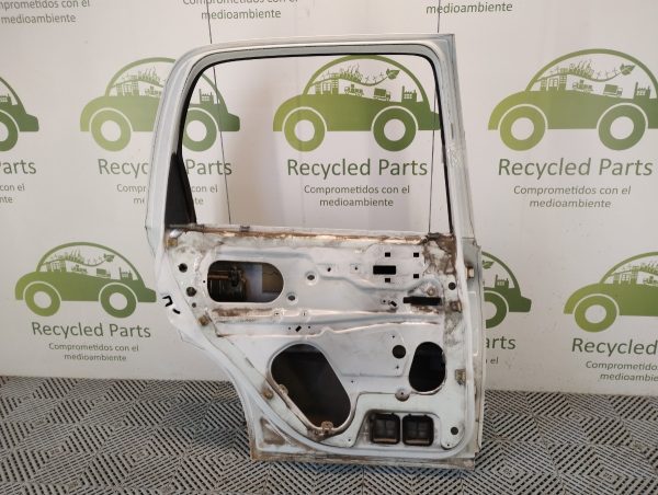 Puerta Trasera Izquierda Chevrolet Corsa (04537597)