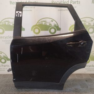 Puerta Trasera Izquierda Chevrolet Tracker Ln (05658276)
