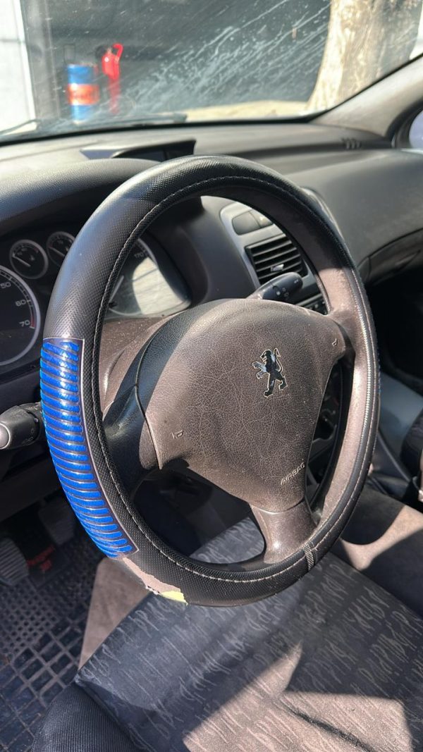 PEUGEOT 307 XS 1.6 5P (KHJ939)