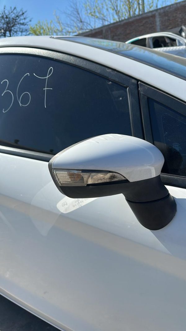 FORD FIESTA KINETIC DESIGN TITANIUM (KFV367)