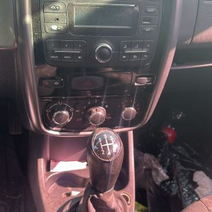 RENAULT DUSTER CONFORT PLUS 1.6 4X2 ABS (NIO589)