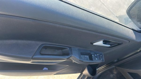 VW VOLKSWAGEN SURAN 1.6L 5D 717 (OAL132)