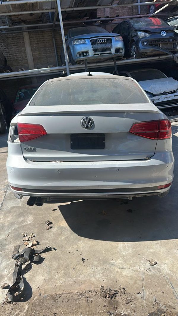 VW VOLKSWAGEN VENTO 2.0L GLI (AC334DG)