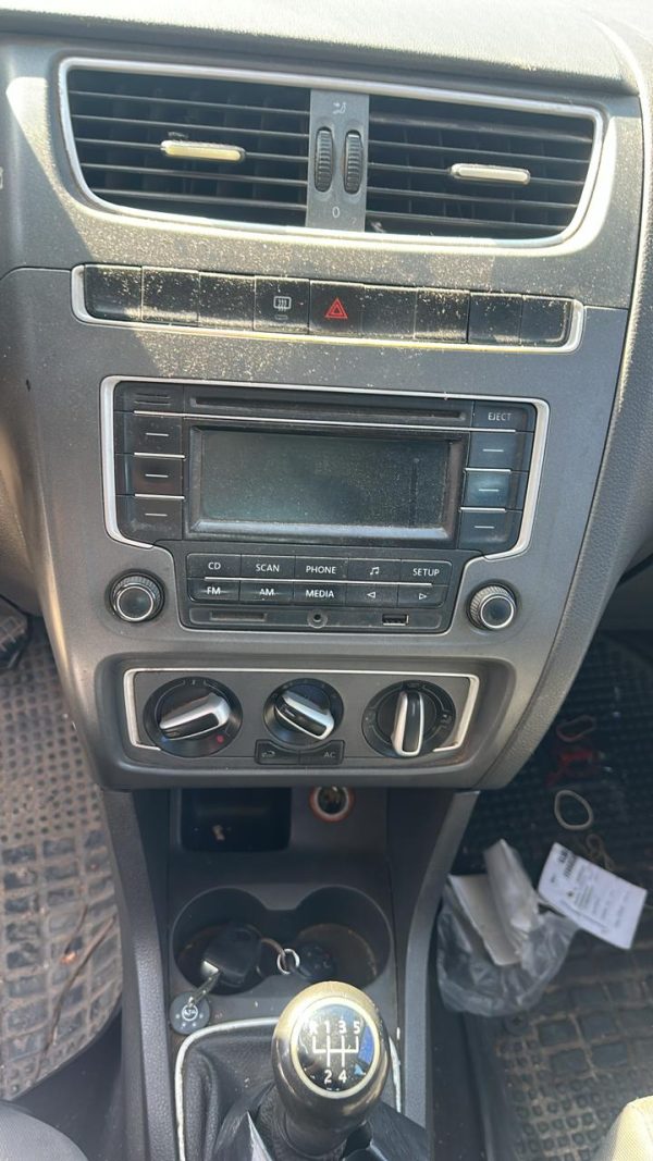 VW VOLKSWAGEN SURAN 1.6L 5D 717 (OAL132)