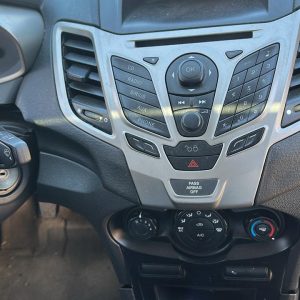 FORD FIESTA KINETIC DESIGN TITANIUM (KFV367)