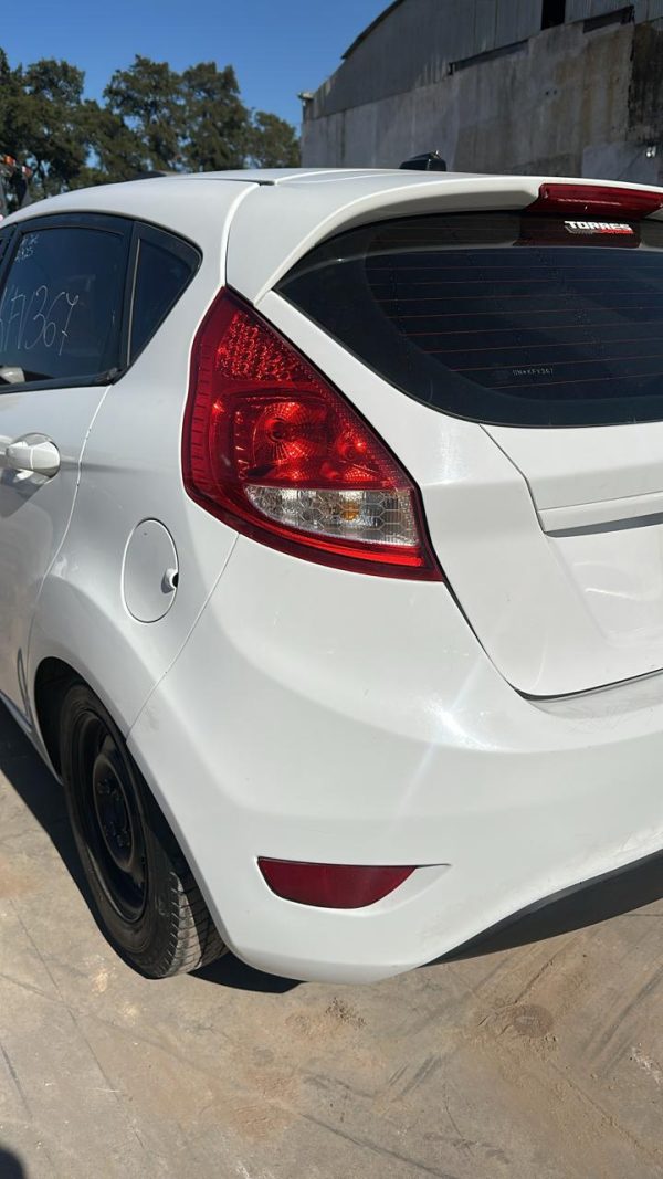 FORD FIESTA KINETIC DESIGN TITANIUM (KFV367)
