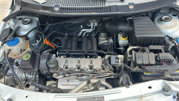 GOL TREND 1.6  (JFH757)