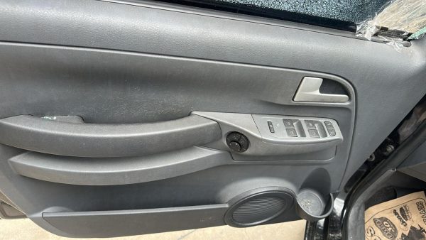 VW VOLKSWAGEN SURAN (GZQ877)