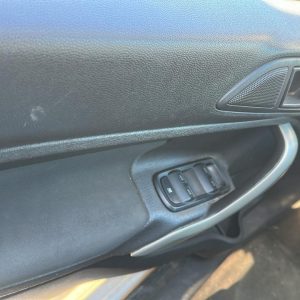 FORD FIESTA KINETIC DESIGN TITANIUM (KFV367)